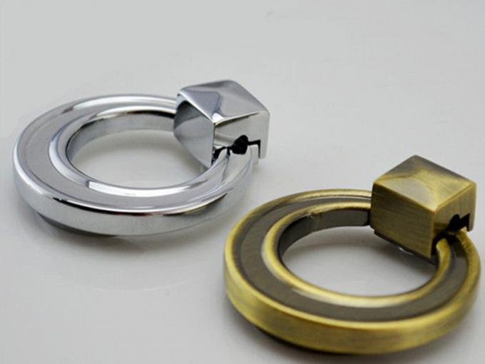 Trações de bronze antigas clássicas do anel do armário, punhos retros ligas de zinco da mobília do diâmetro de 43mm